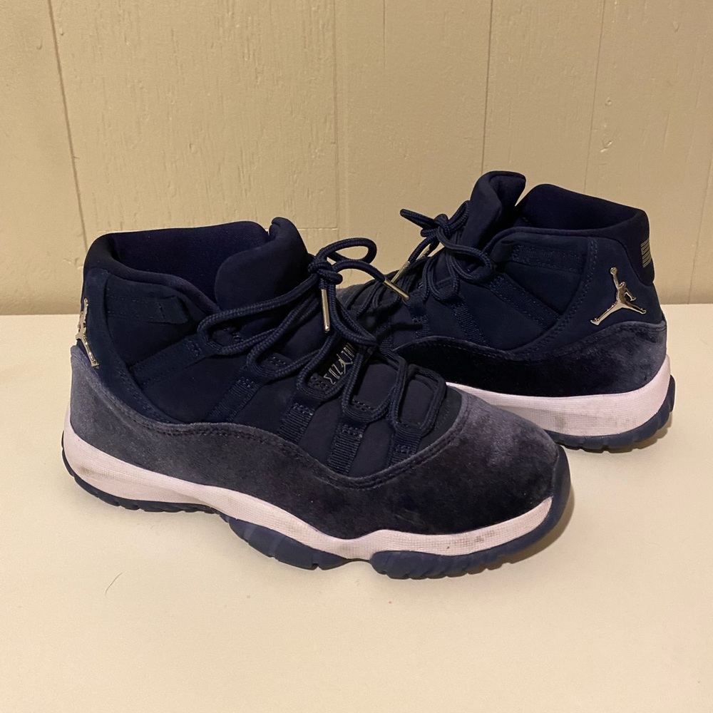 Women’s Jordan 11 Midnight Navy